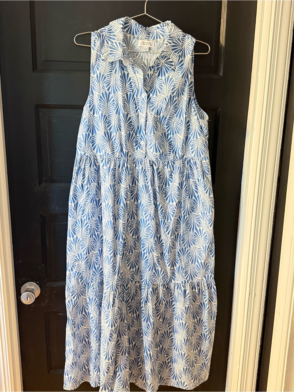 Tahari Blue and White Sleeveless Midi Dress with Leaf Print